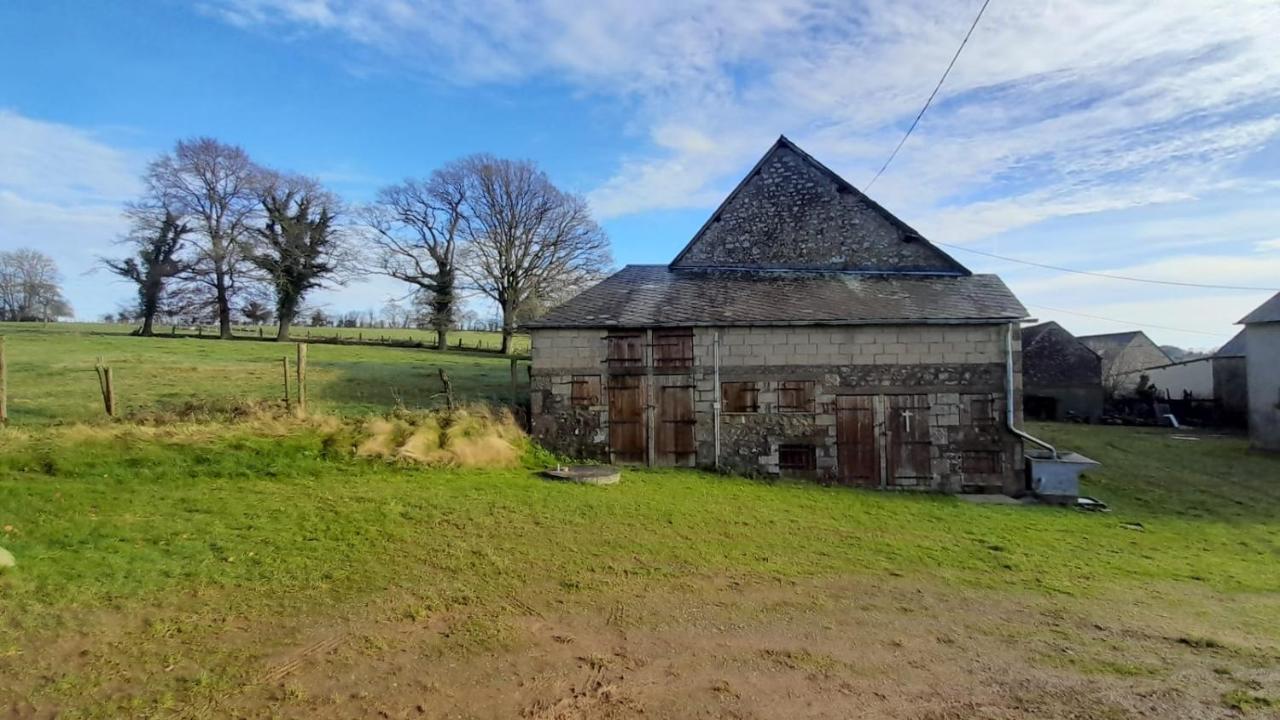 Gite Cottage Chaleureux En Pleine Campagne Vue Sur Les Monts Et Forets Et Le Chateau De Carrouges 外观 照片