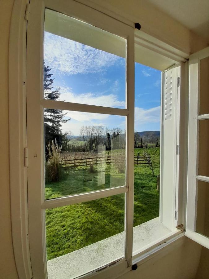 Gite Cottage Chaleureux En Pleine Campagne Vue Sur Les Monts Et Forets Et Le Chateau De Carrouges 外观 照片