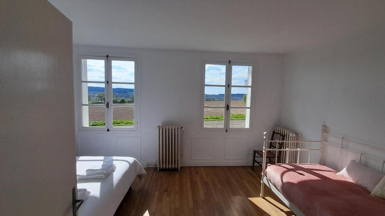 Gite Cottage Chaleureux En Pleine Campagne Vue Sur Les Monts Et Forets Et Le Chateau De Carrouges 外观 照片