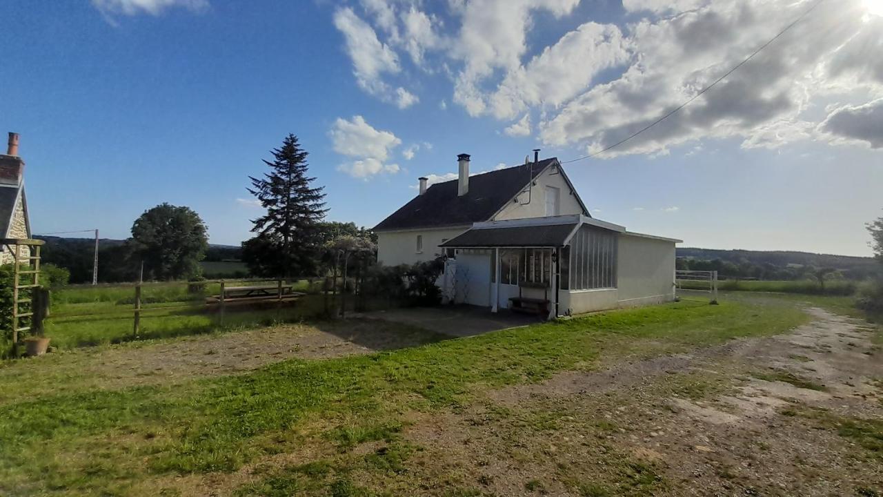 Gite Cottage Chaleureux En Pleine Campagne Vue Sur Les Monts Et Forets Et Le Chateau De Carrouges 外观 照片